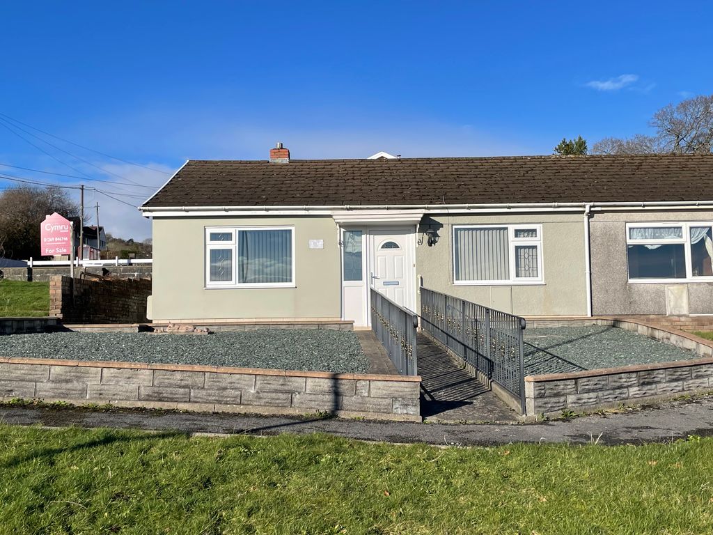2 bed semidetached bungalow for sale in Brynderi, Pontyates, Llanelli