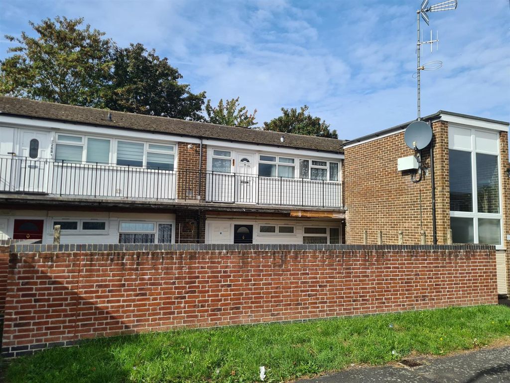 1 bed flat for sale in Overton Close, Aldershot GU11, £145,000 Zoopla