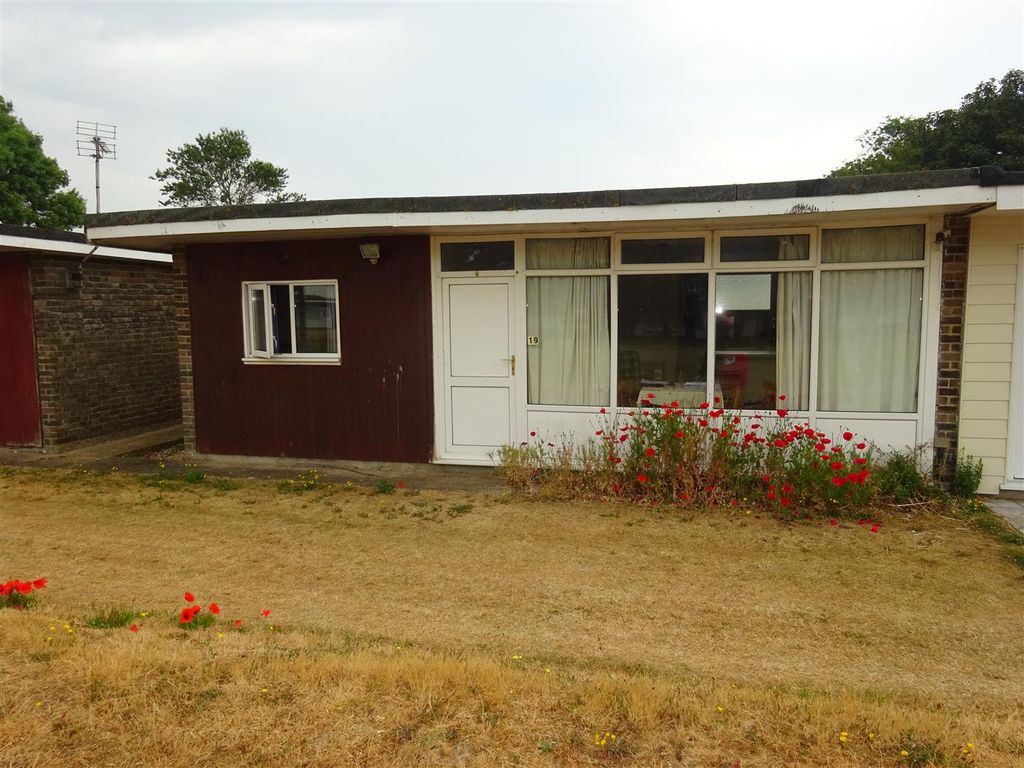 2 bed property for sale in The Parade, Greatstone, New Romney TN28 Zoopla