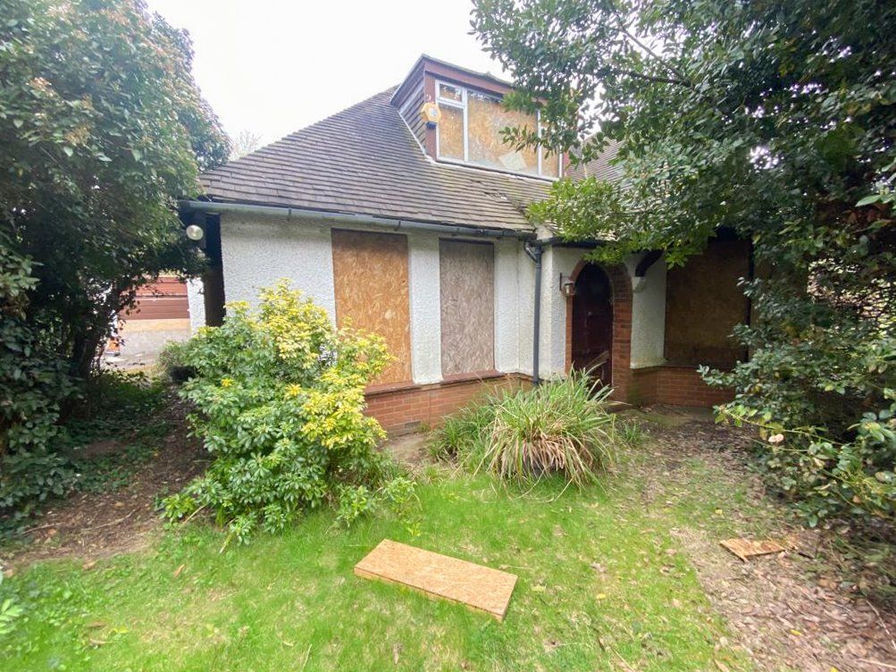 4 bed bungalow for sale in High Street, Newington, Sittingbourne ME9, £400,000 Zoopla