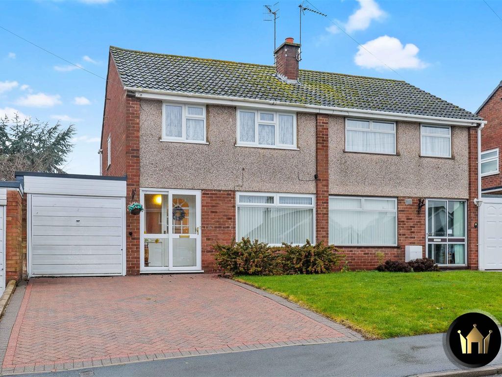 3 bed semidetached house for sale in St. Judes Avenue, Studley B80, £