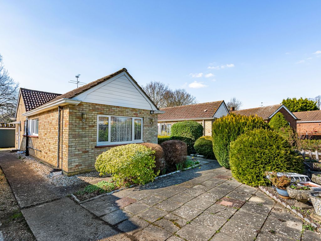 2 bed semidetached bungalow for sale in Grangefields Road, Jacob's