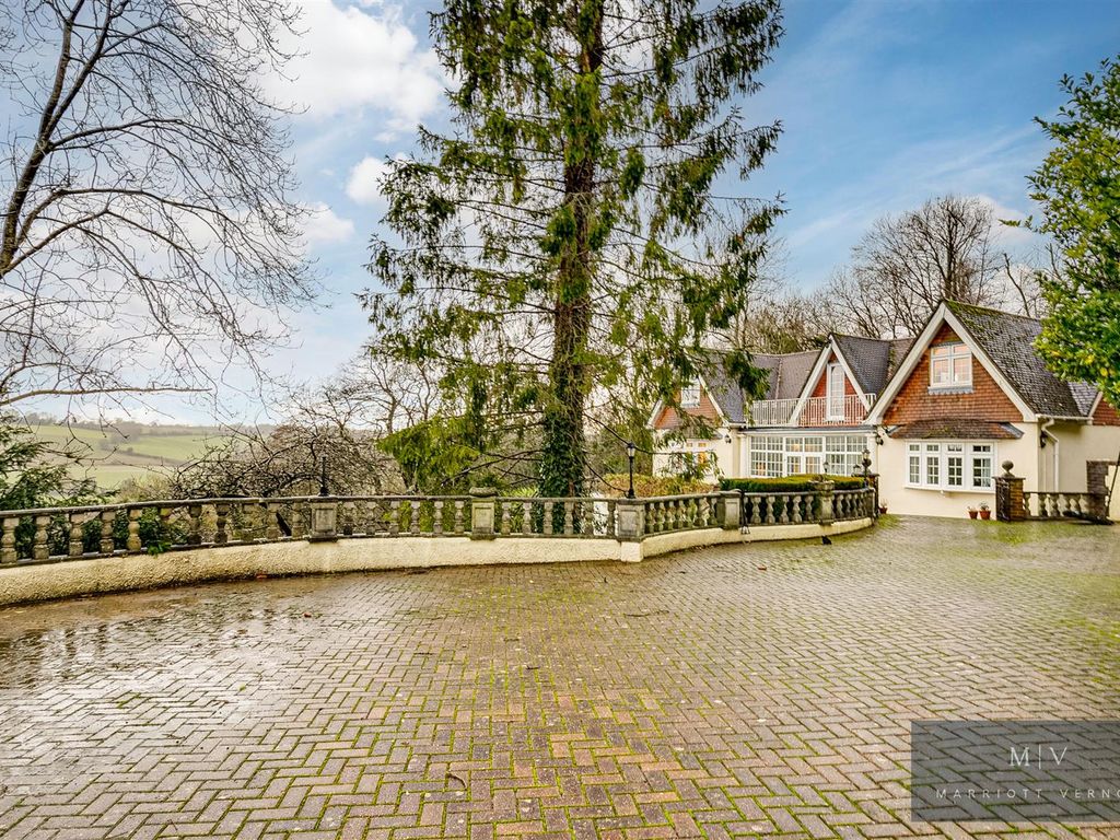 3 bed detached house for sale in Sunningvale Avenue, Biggin Hill