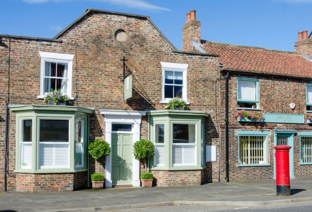 5 bed terraced house for sale in Long Street, Easingwold, York YO61