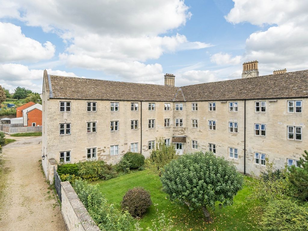 2 bed flat for sale in Bisley Road, Stroud GL5, £220,000 Zoopla