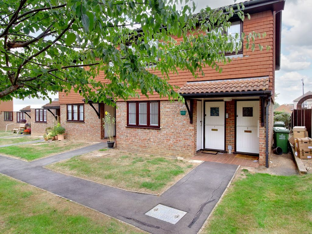 1 bed flat for sale in Perry Street, Billericay CM12 Zoopla