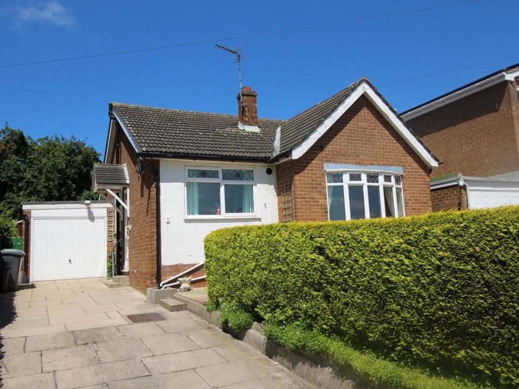 2 bed bungalow for sale in Love Lane, Rothwell, Leeds, West Yorkshire
