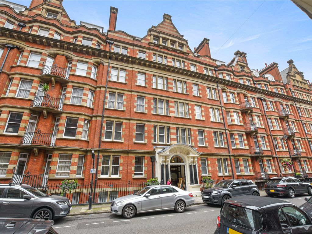 4 bed flat for sale in Clarence Gate Gardens, Glentworth Street, London