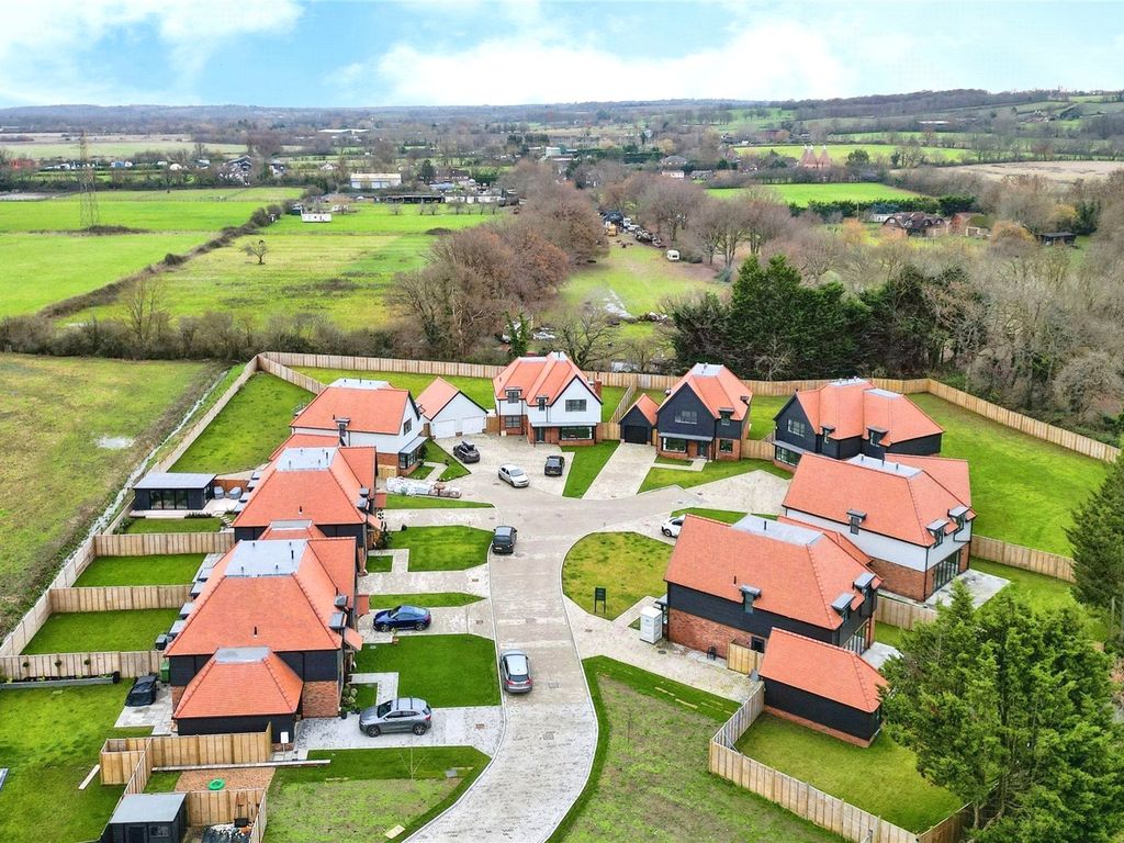 New home, 4 bed detached house for sale in Willow Lane, Paddock Wood