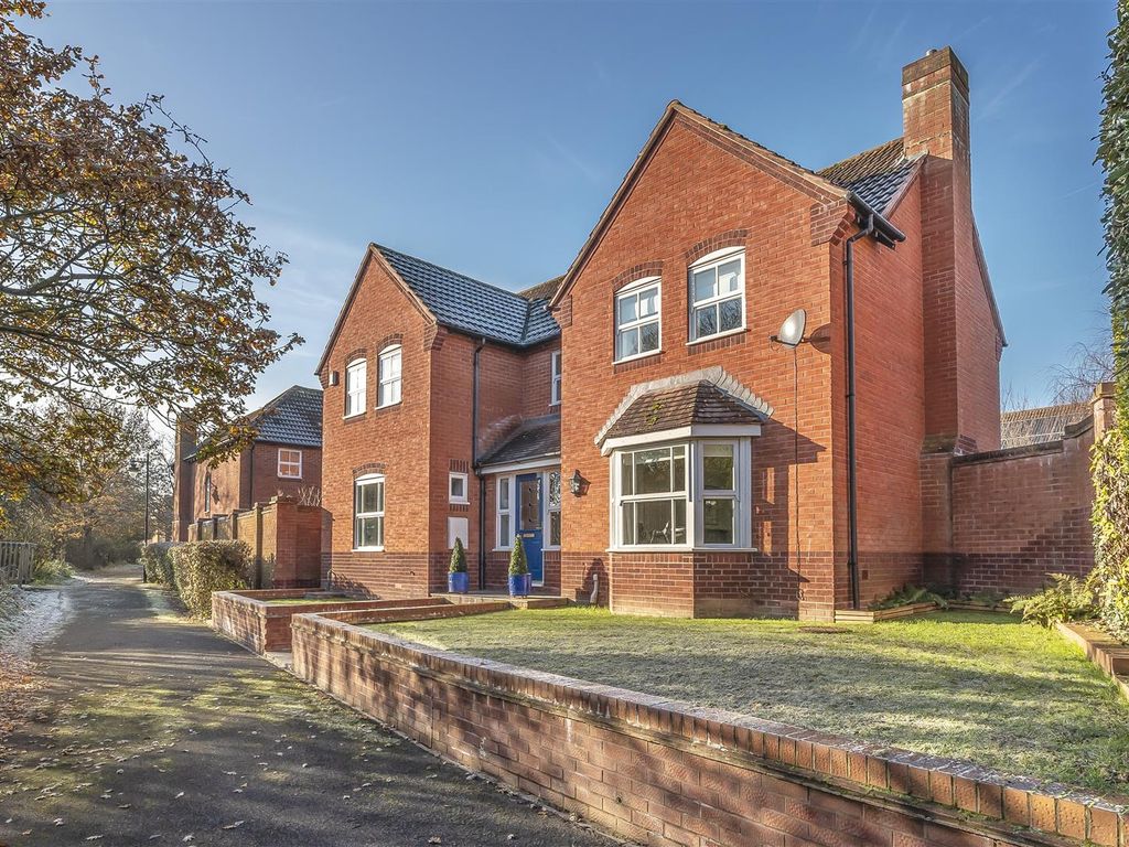 4 bed detached house for sale in Barbers Mead, Taunton TA2 Zoopla