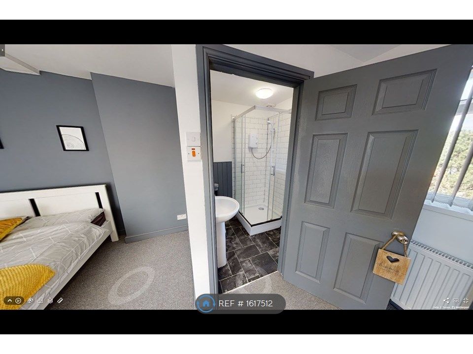 Room to rent in Hayfield Road, Salford M6 Zoopla