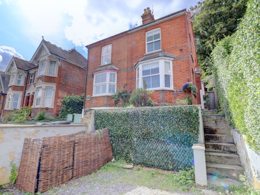 3 bed semidetached house for sale in Chapel Lane, High