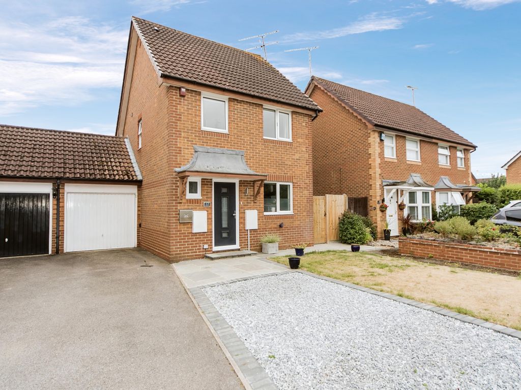 3 bed linkdetached house for sale in Blanchard Close, Woodley, Reading
