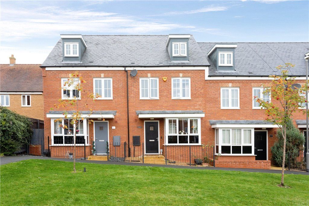 Needlepin Way, Buckingham, Buckinghamshire MK18  