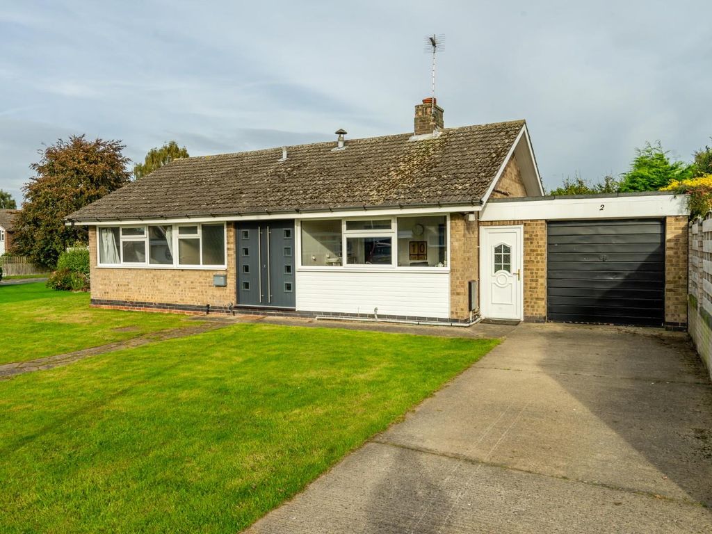 3 bed detached bungalow for sale in Valley View, Wheldrake, York YO19
