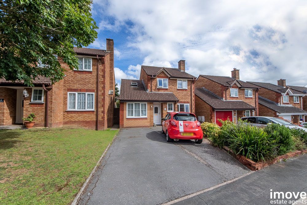 3 bed detached house for sale in Maple Close, Kingsteignton, Newton