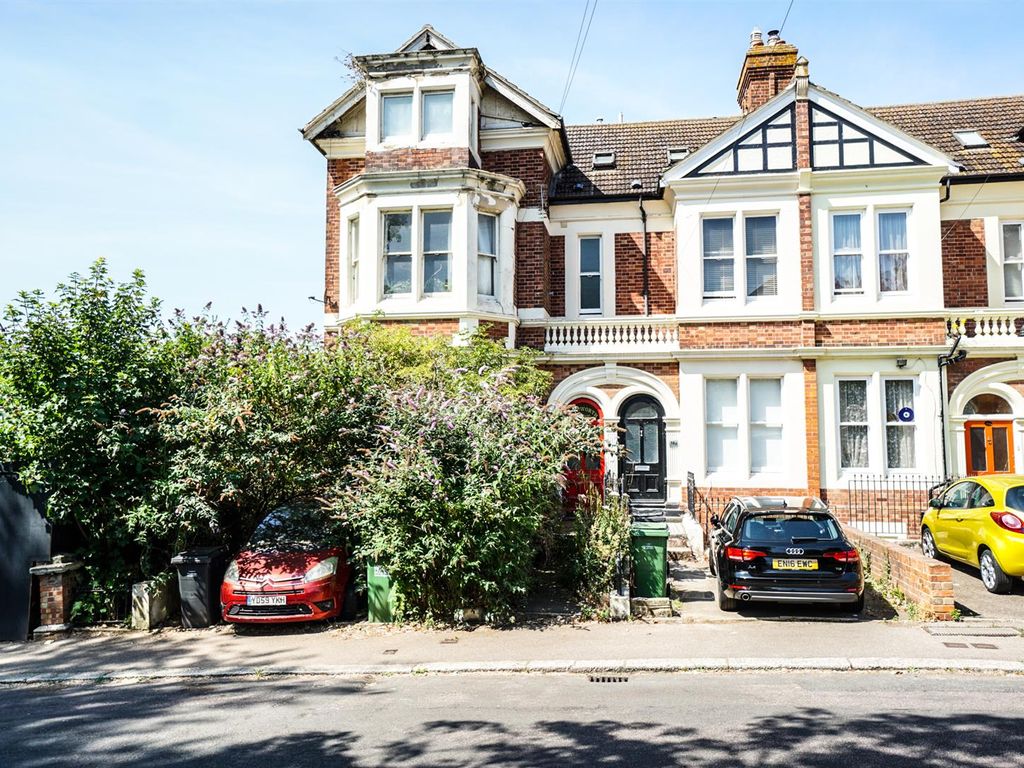 5 bed end terrace house for sale in Chapel Park Road, St. LeonardsOn