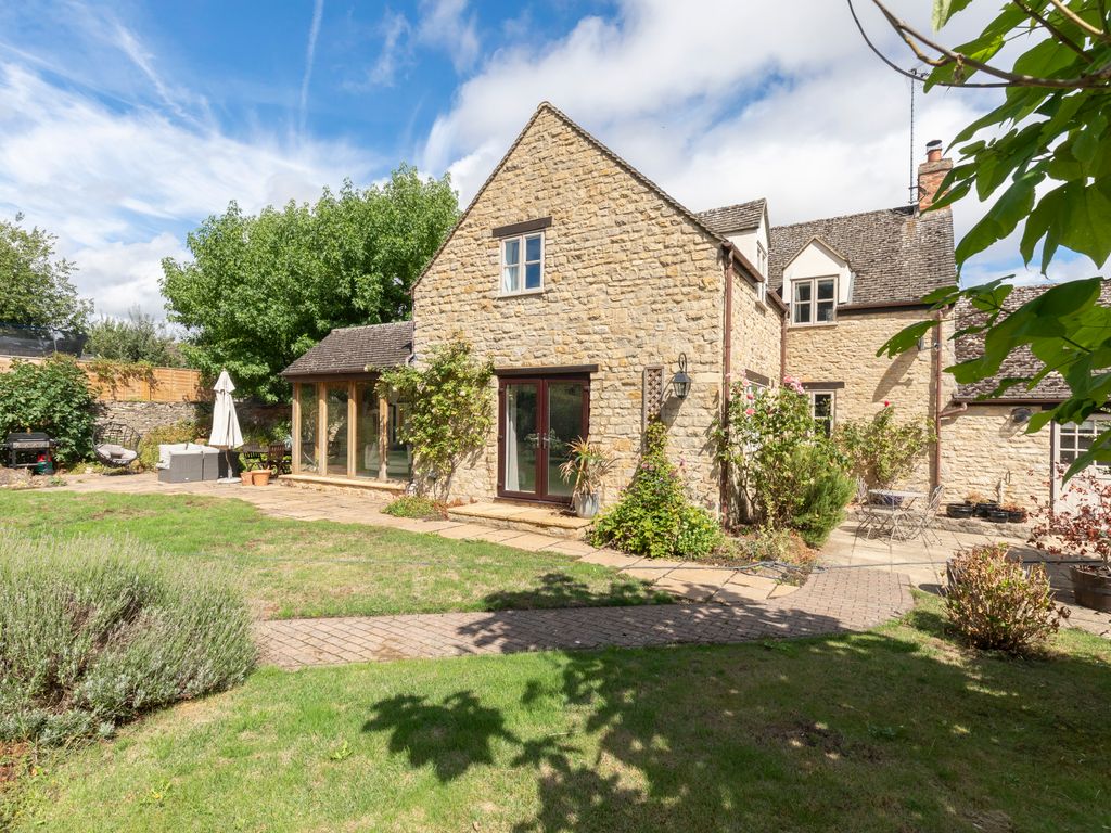 3 bed detached house for sale in Bell Lane, Cassington, Witney OX29