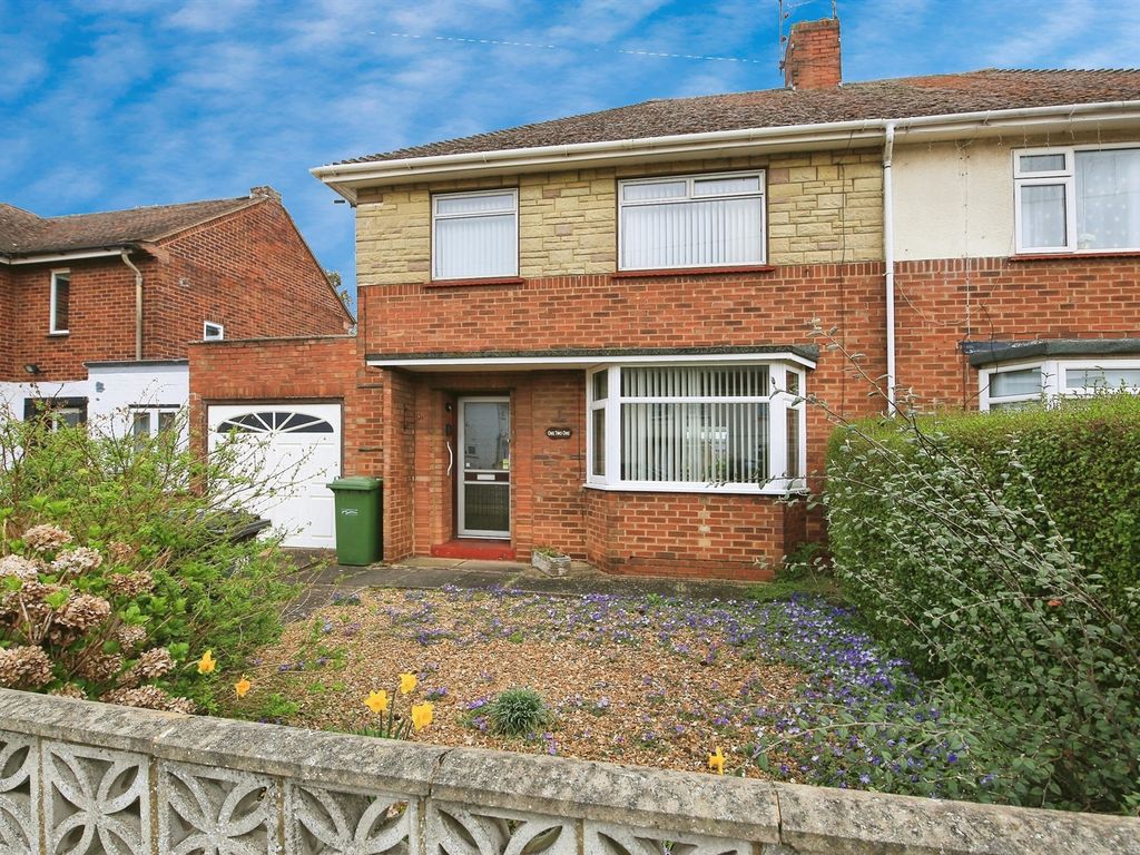 3 bed semidetached house for sale in Chestnut Avenue, Dogsthorpe