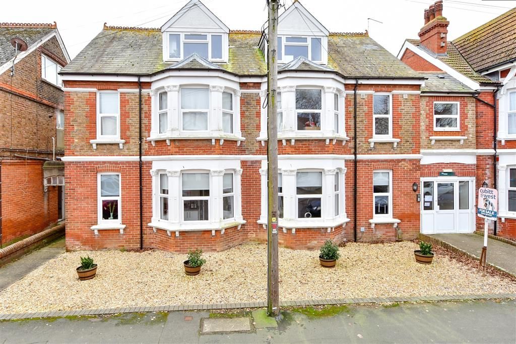 2 bed flat for sale in Richmond Avenue, Bognor Regis, West Sussex PO21
