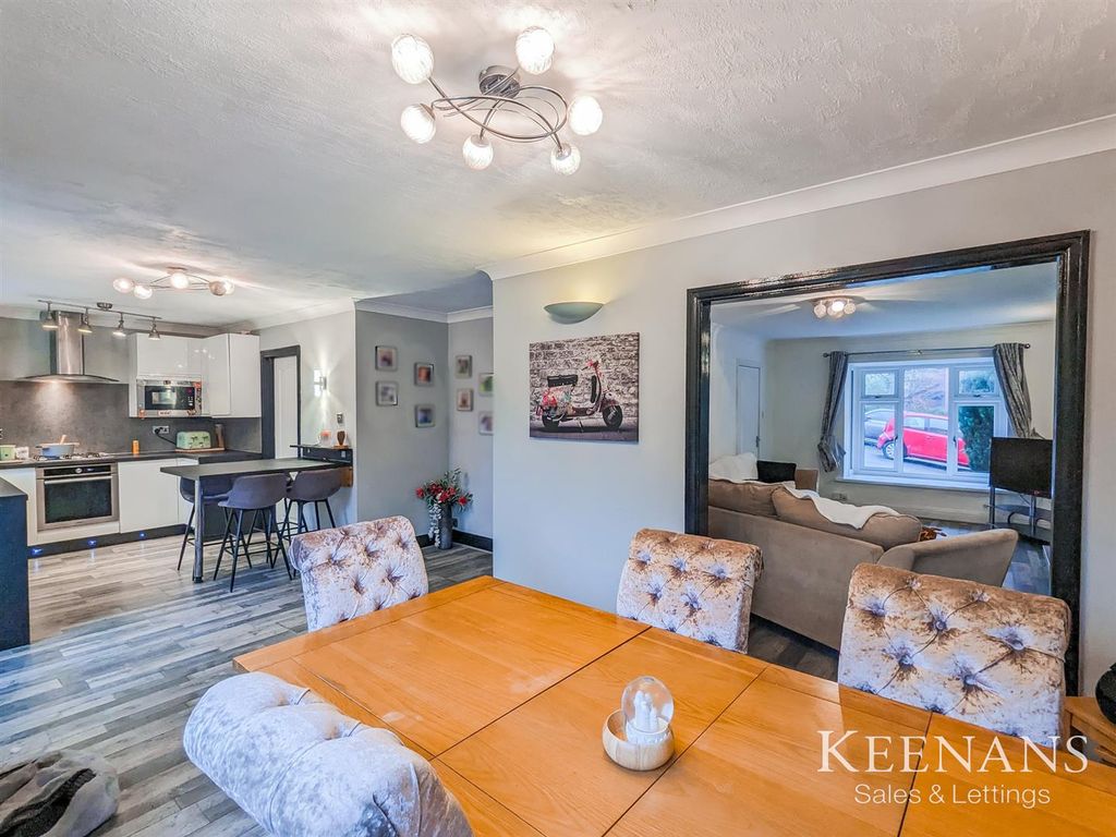 4 bed detached house for sale in Colyton Close, Chorley PR6, £325,000