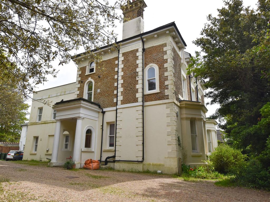 2 bed flat for sale in Upper Maze Hill, St. LeonardsOnSea TN38 Zoopla