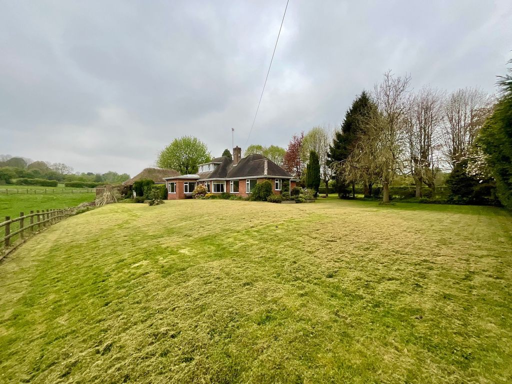 4 bed bungalow for sale in Marsh Bungalow, 32 Uttoxeter Road, Draycott