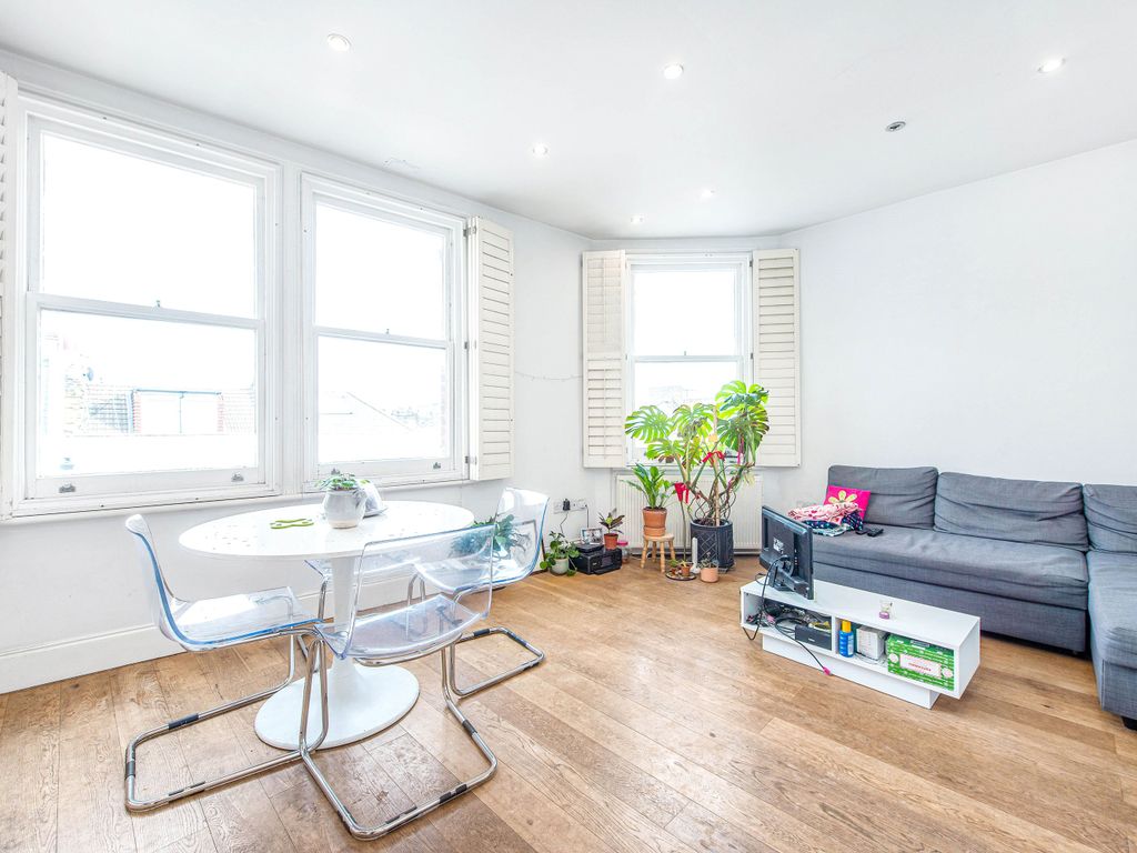 3 bed flat to rent in Munster Road, Fulham SW6 Zoopla