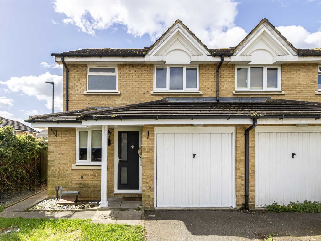 3 bed semidetached house to rent in Westminster Close, Feltham TW14, £2,400 pcm Zoopla