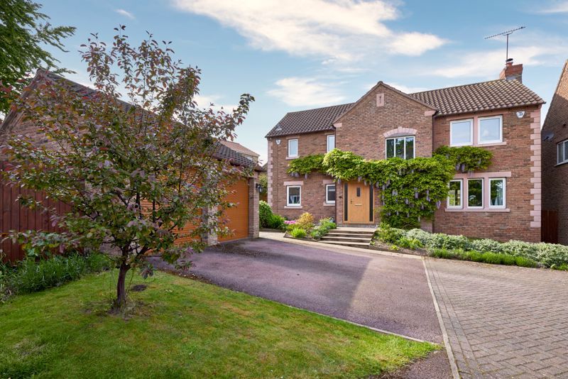4 bed detached house for sale in Saddlers Grove, Badsworth, Pontefract
