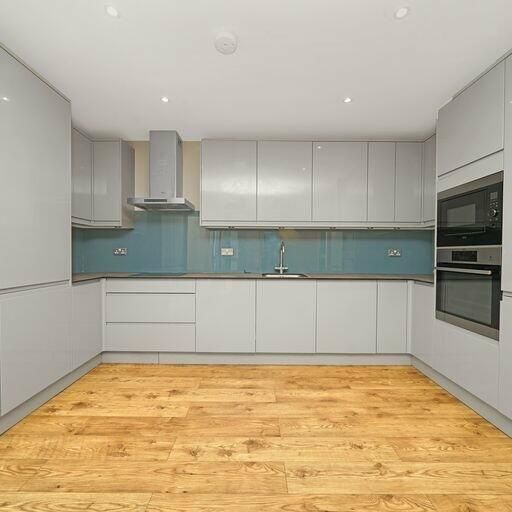 Gowers Walk London E1