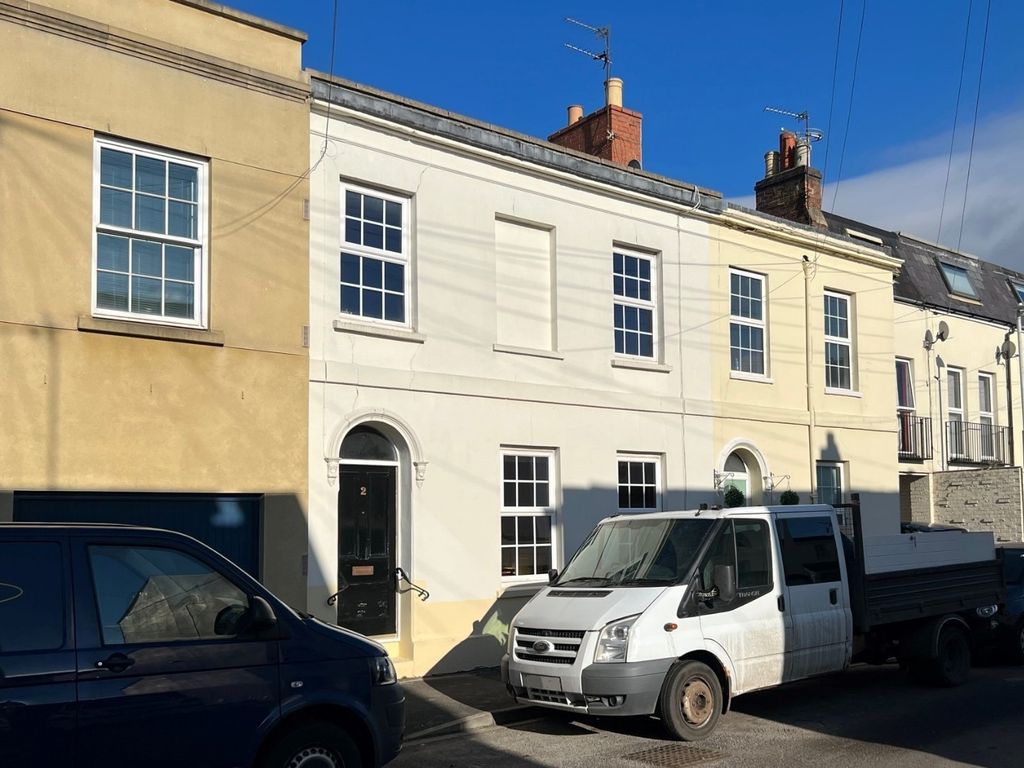 4 bed terraced house for sale in Leckhampton, Cheltenham