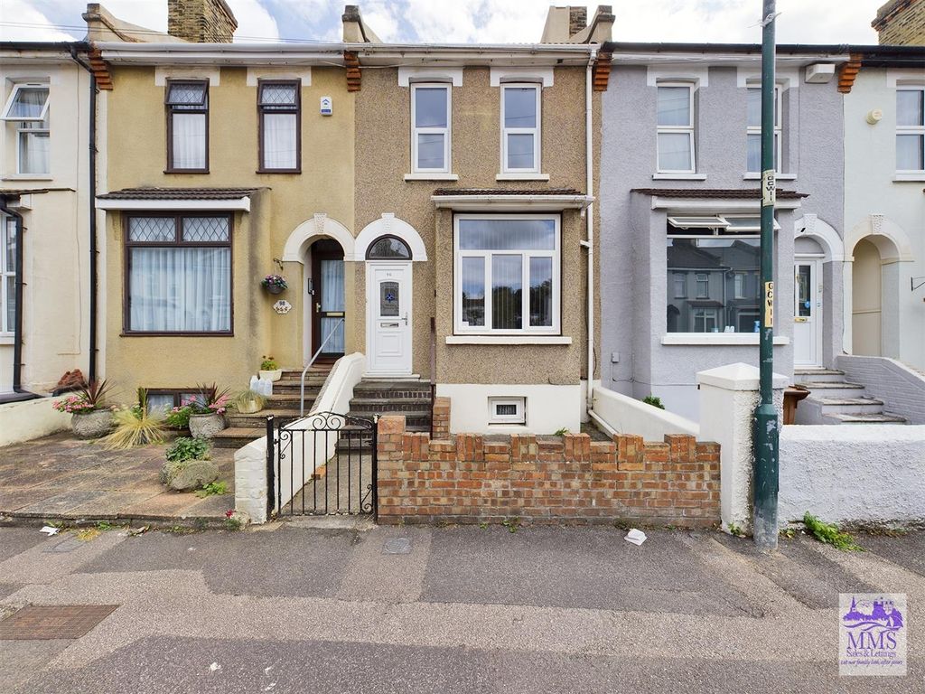 3 bed terraced house for sale in Gordon Road, Strood, Rochester ME2