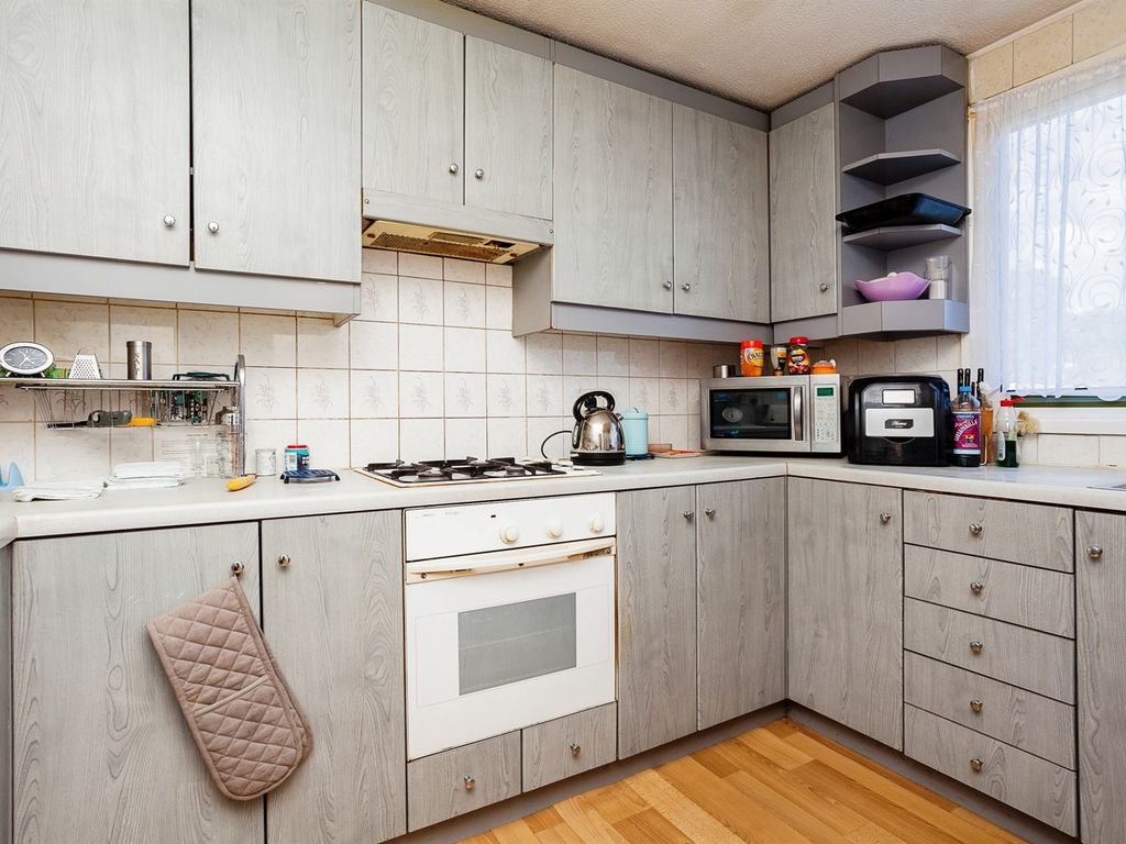 Chippendale Road, Crawley RH11  