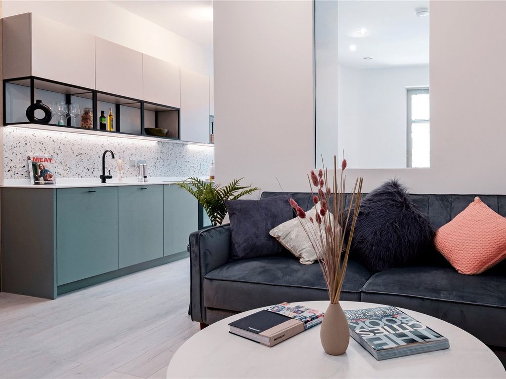 Balham, 180 Balham High Road SW12