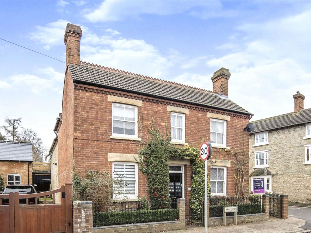 3 bed detached house for sale in Bridgend, Carlton, Bedford