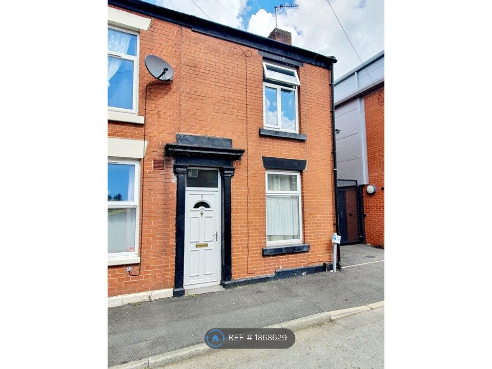 2 bed end terrace house to rent in Albert Street, Chorley PR7, £650 pcm
