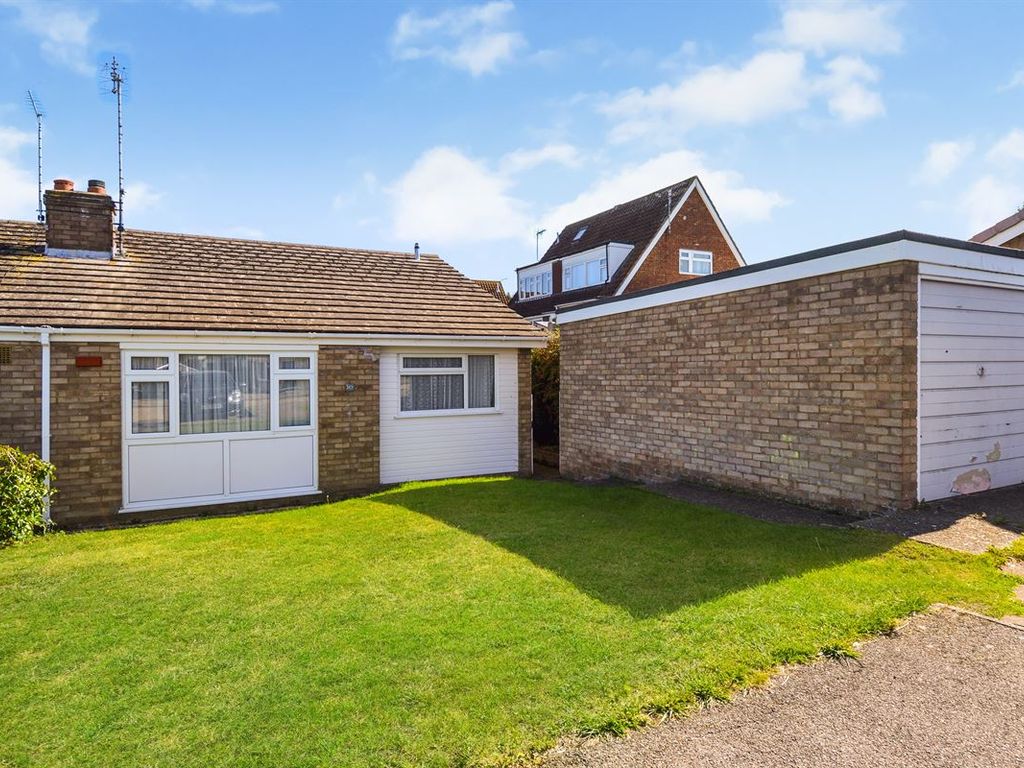 2 bed semidetached bungalow for sale in Dove Close, Seasalter