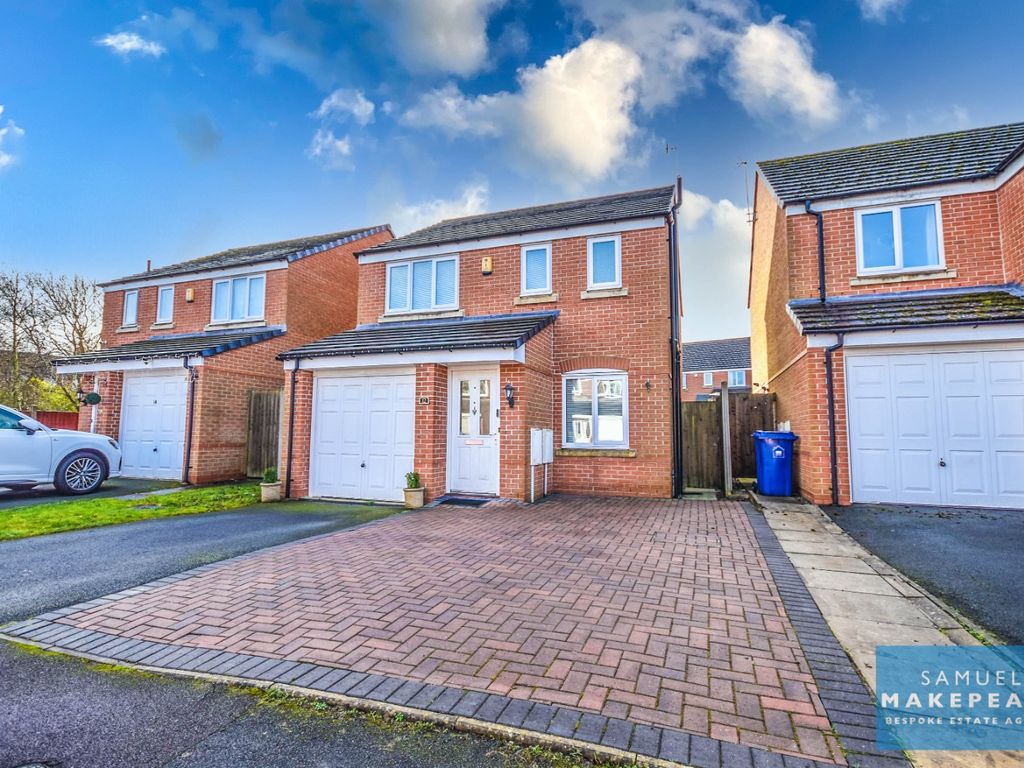 3 bed detached house for sale in Brent Close, Newcastle Under Lyme