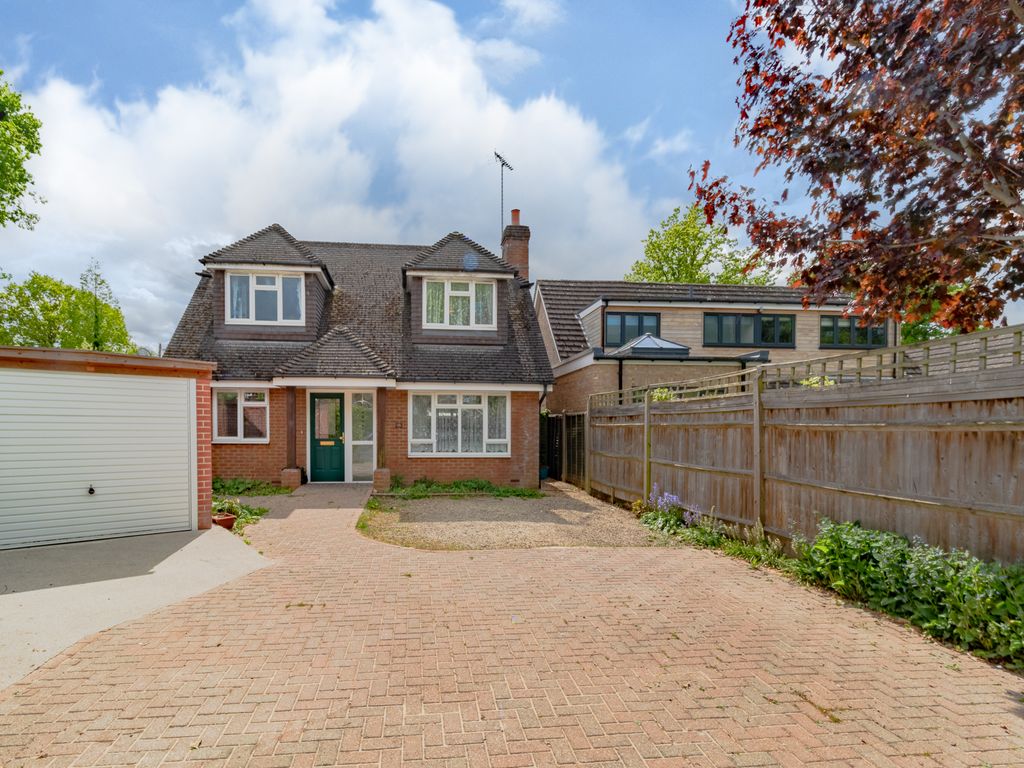 3 bed detached house for sale in Nash Grove Lane, Finchampstead