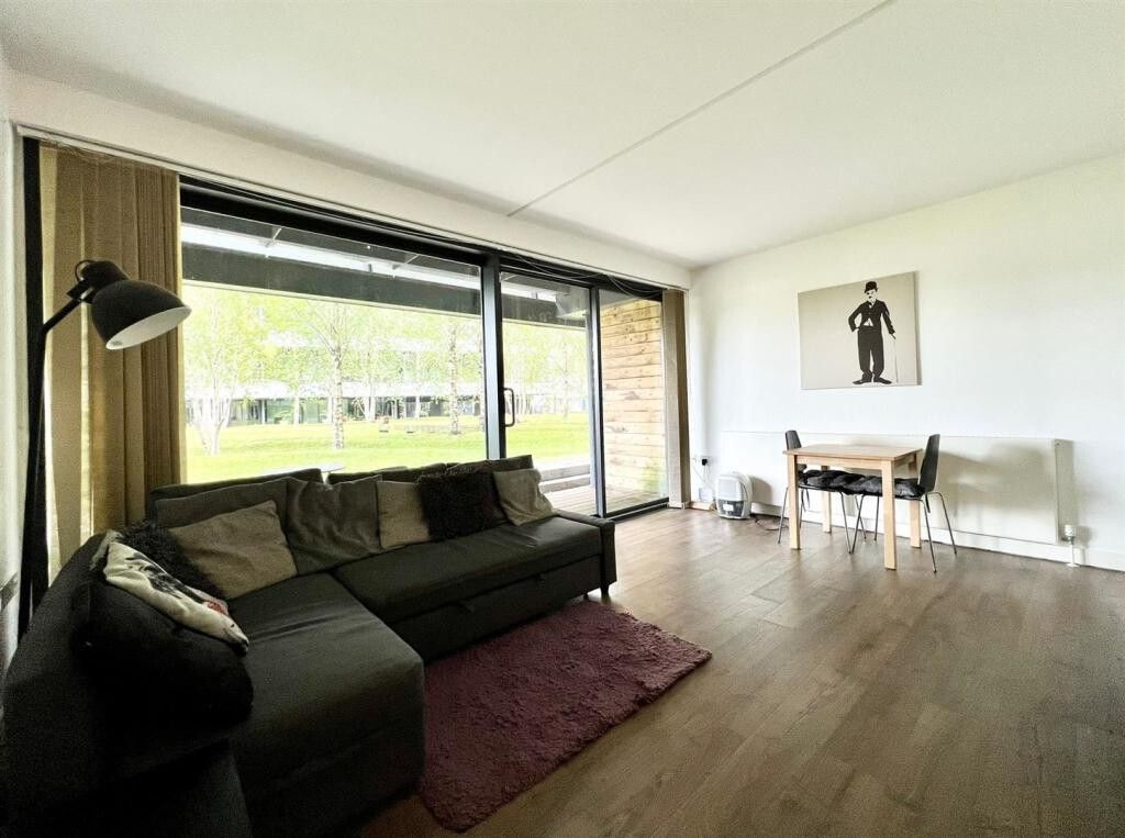 1 bed flat to rent in Woodfield Road, Altrincham WA14, £895 pcm Zoopla