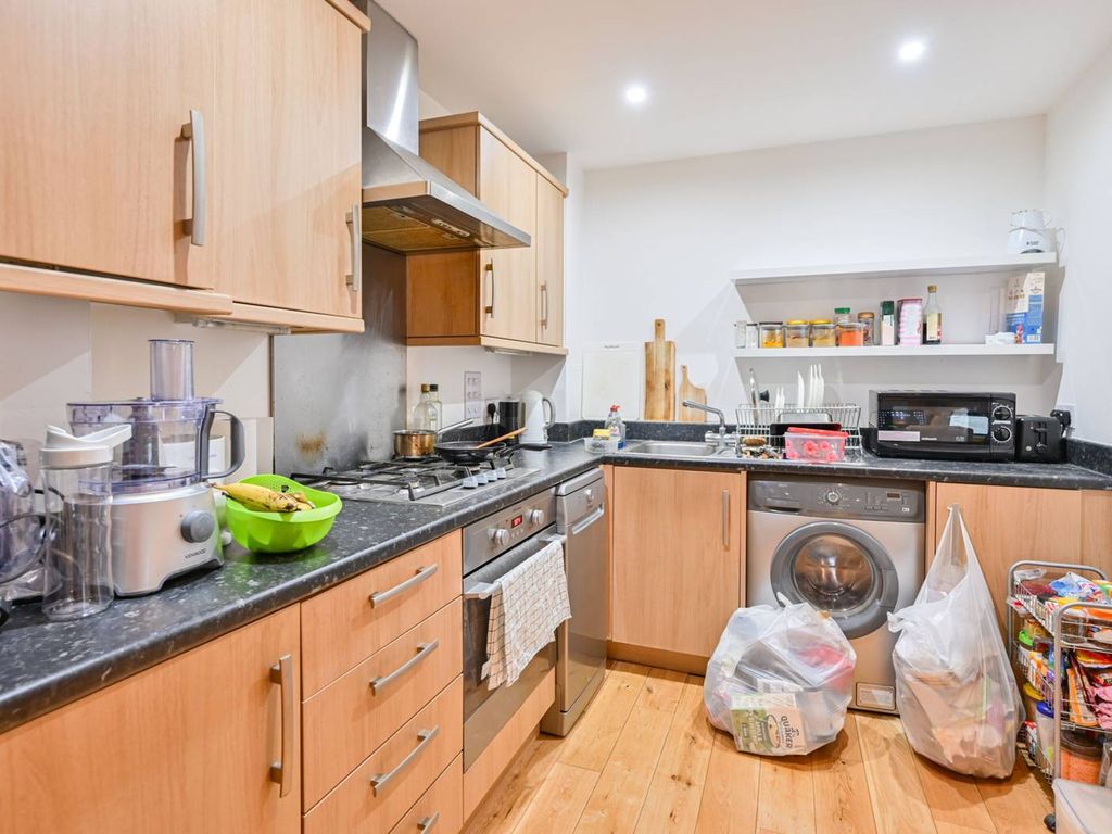 1 bed flat to rent in Taylor House E14, Canary Wharf, London,, £1,850