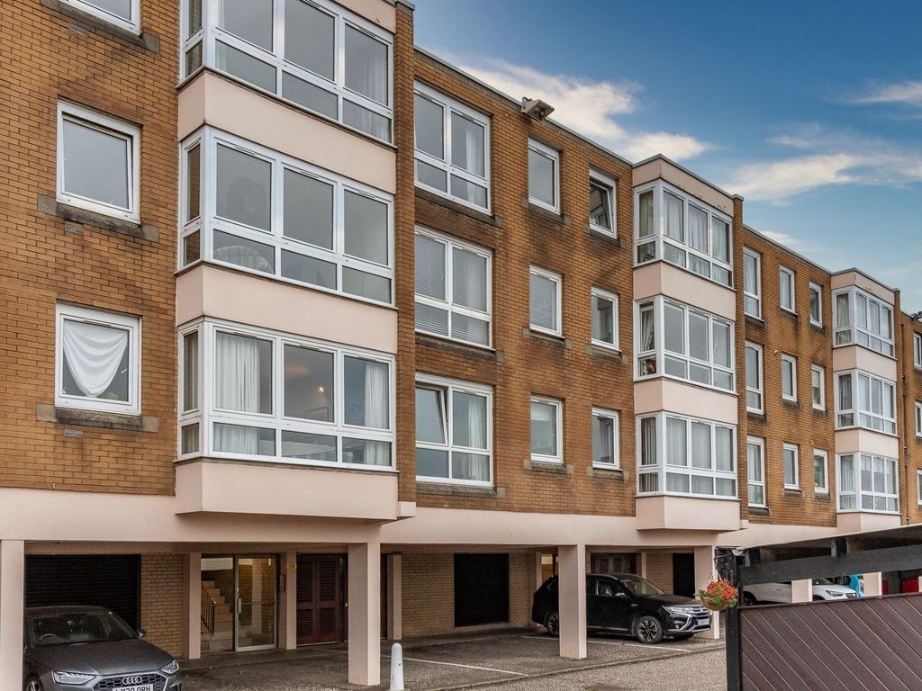 3 bed flat to rent in Southbrae Drive, Jordanhill, Glasgow G13 Zoopla