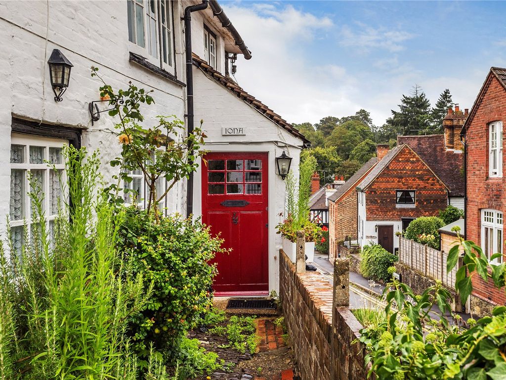 2 bed terraced house for sale in High Street, Oxted, Surrey RH8, £