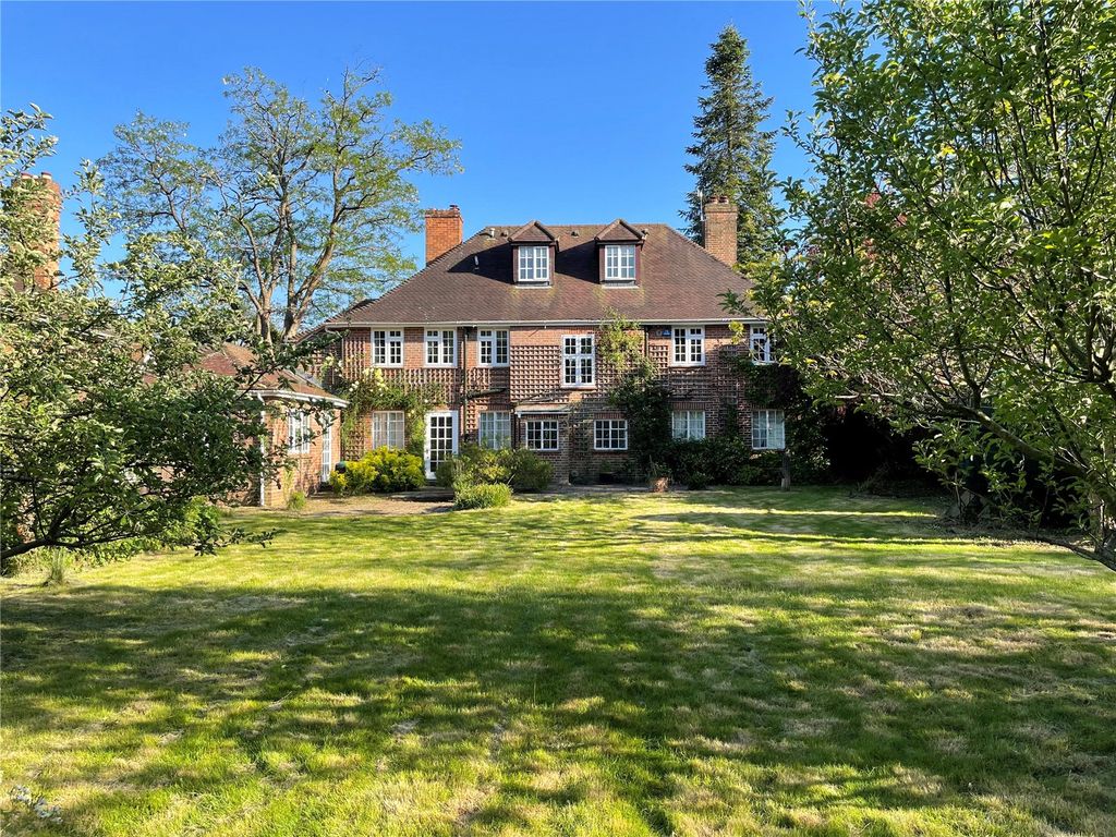 6 bed detached house for sale in Belbroughton Road, Central North