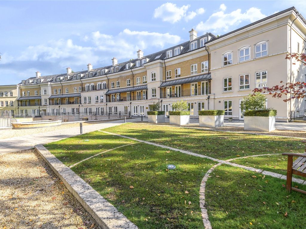 Heathside Crescent, Woking, Surrey GU22