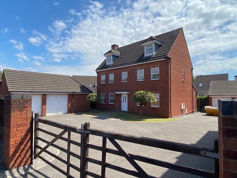 5 bed detached house for sale in Carn Wen, Broadlands, Bridgend