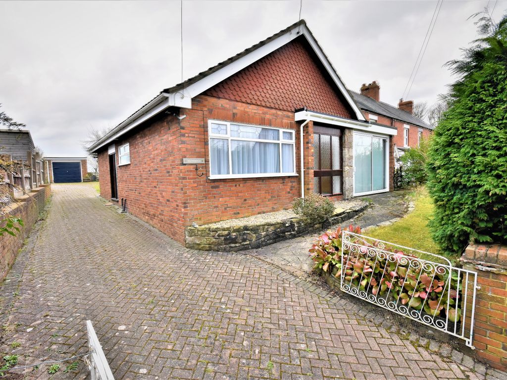 2 bed detached bungalow to rent in Plas Bennion Road, PenYCae