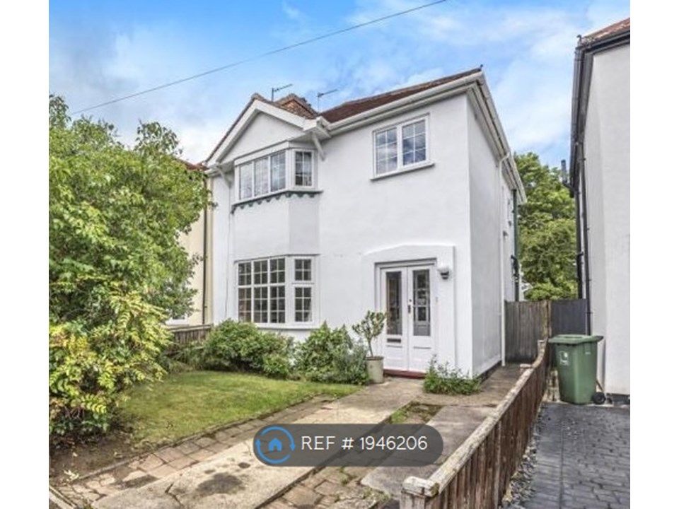 3 bed semidetached house to rent in Carlton Road, Oxford OX2, £2,850