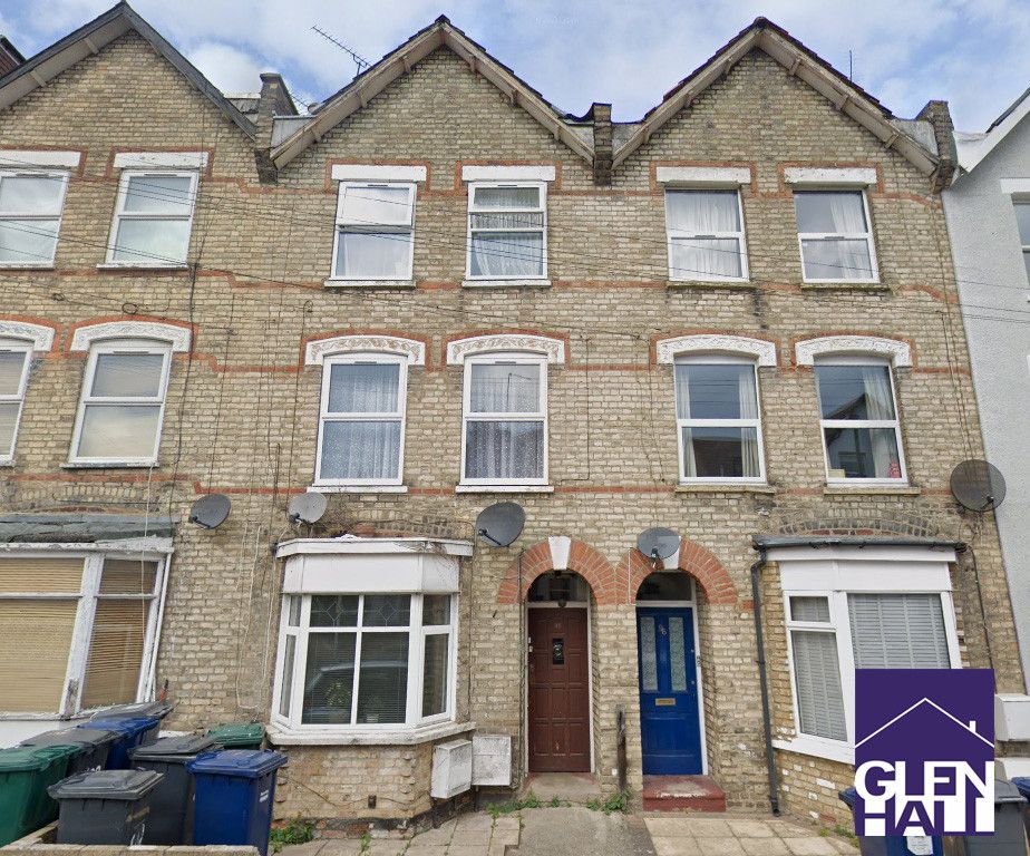 3 bed flat for sale in Holly Park Road, London N11, £425,000 Zoopla